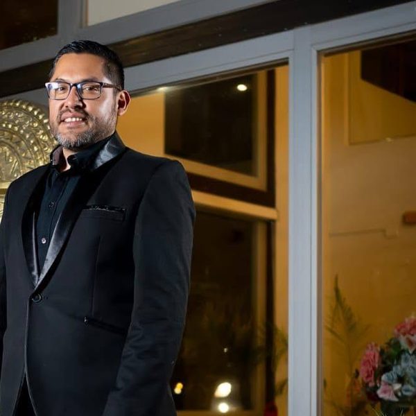 Jhonny, gerente general de JNK Inmobiliaria